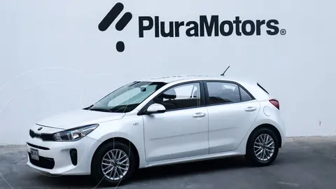 Kia Rio Sedan LX usado (2018) color Blanco precio $198,000