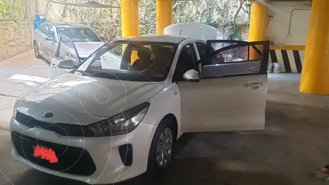Kia Rio Sedan L usado (2018) color Blanco Glaciar precio $175,000