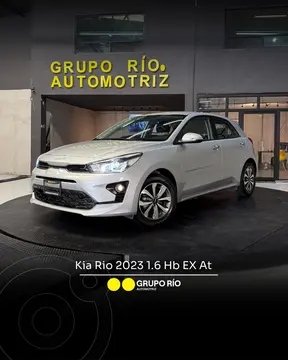 Kia Rio Sedan EX Aut usado (2023) color plateado precio $319,000