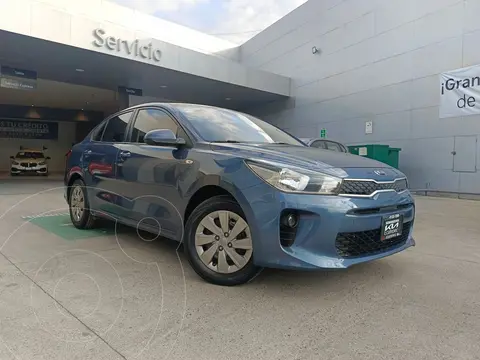 Kia Rio Sedan L Aut usado (2020) color Azul precio $225,000