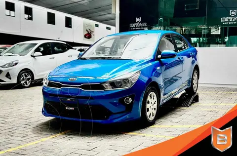 Kia Rio Sedan L  Aut usado (2021) color Azul financiado en mensualidades(enganche $51,980 mensualidades desde $6,186)