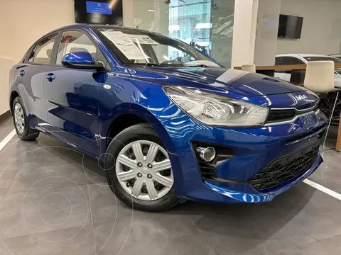 Kia Rio Sedan L  Aut usado (2022) color Azul precio $250,000