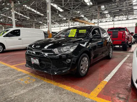 Kia Rio Sedan LX usado (2021) color Negro Perla financiado en mensualidades(enganche $55,000 mensualidades desde $4,800)