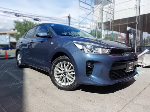 foto Kia Rio Sedán EX usado (2019) color Azul precio $239,500