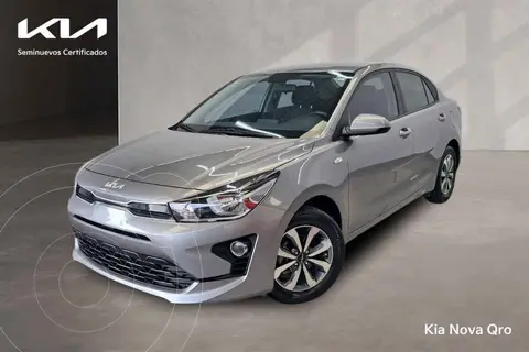 Kia Rio Sedan L usado (2023) color Gris financiado en mensualidades(enganche $73,575 mensualidades desde $6,316)