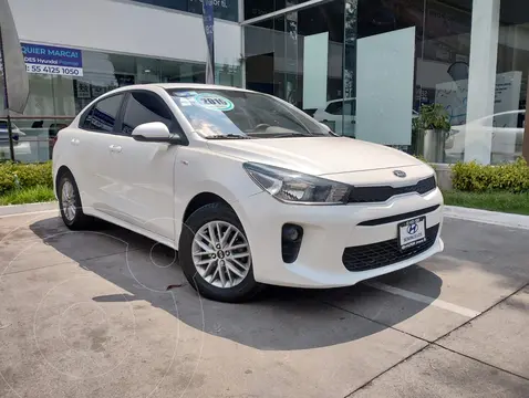 Kia Rio Sedan LX Aut usado (2019) color Blanco precio $210,000