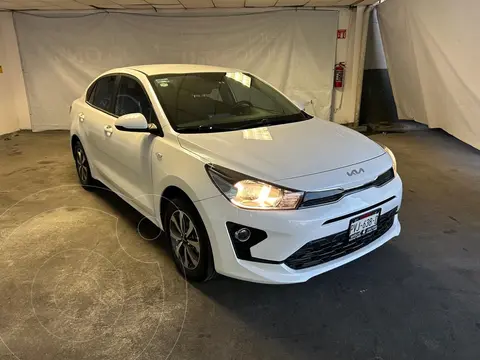 Kia Rio Sedan LX Aut usado (2022) color Blanco precio $259,800