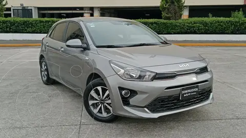 Kia Rio Sedan LX usado (2022) color Gris financiado en mensualidades(enganche $61,514 mensualidades desde $7,078)