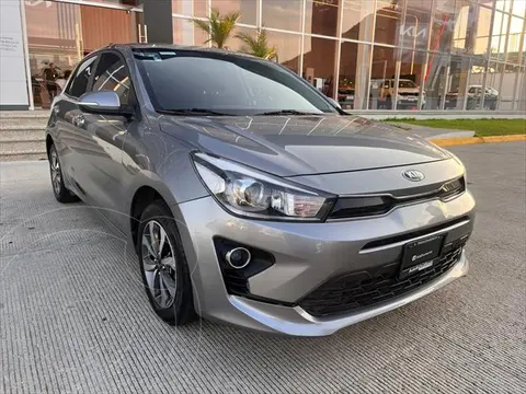 Kia Rio Sedan EX Aut usado (2021) color Gris Oscuro financiado en mensualidades(enganche $55,000 mensualidades desde $6,690)