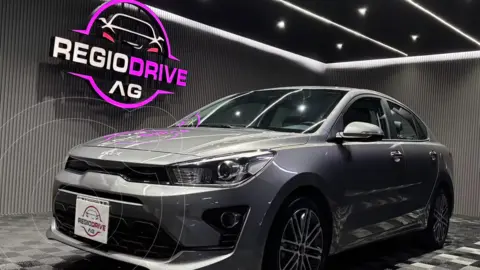 Kia Rio Sedan EX Aut usado (2022) color Gris Acero precio $289,900
