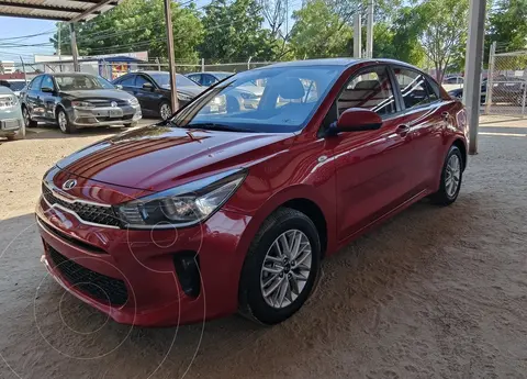 Kia Rio Sedan LX usado (2018) color Rojo precio $168,000
