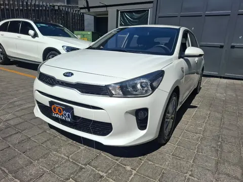 foto Kia Rio Sedán LX usado (2019) color Blanco precio $195,000