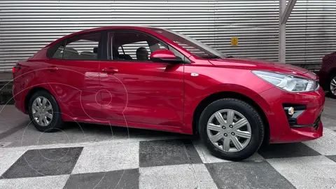 Kia Rio Sedan L  Aut usado (2023) color Rojo precio $220,000