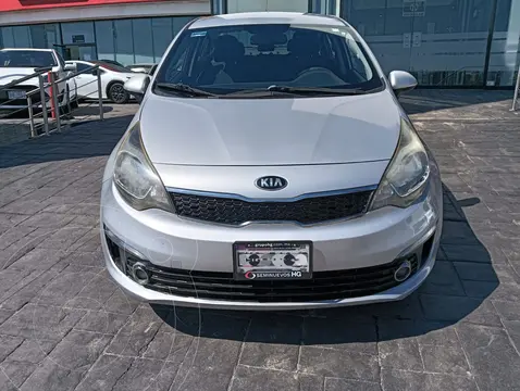 Kia Rio Sedan EX usado (2016) color plateado precio $165,000