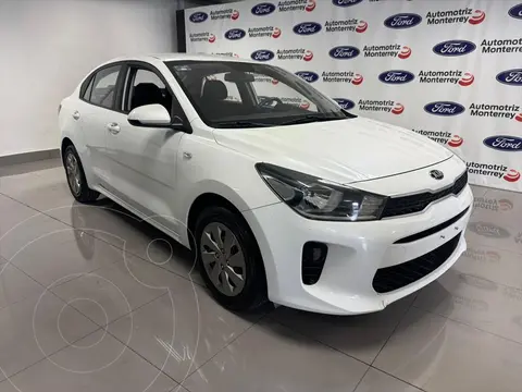 Kia Rio Sedan LX usado (2018) color Blanco precio $179,000