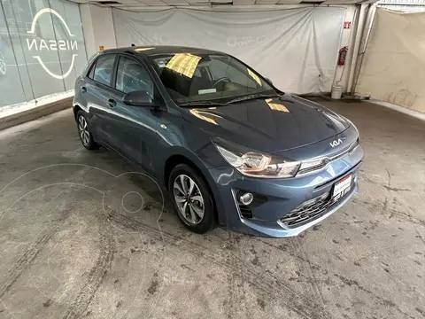 Kia Rio Sedan LX usado (2022) color Azul financiado en mensualidades(enganche $102,744 mensualidades desde $4,484)