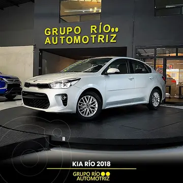 Kia Rio Sedan EX Aut usado (2018) color plateado precio $219,000