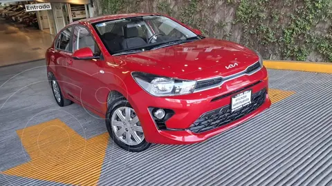 Kia Rio Sedan L  Aut usado (2023) color Rojo precio $249,900