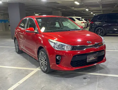 Kia Rio Sedan EX Pack Aut usado (2018) color Rojo financiado en mensualidades(enganche $58,856 mensualidades desde $4,538)