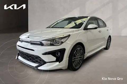 Kia Rio Sedan S Pack usado (2021) color Blanco financiado en mensualidades(enganche $74,938 mensualidades desde $6,433)