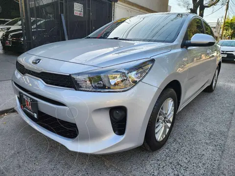 Kia Rio Sedan LX Aut usado (2019) color Plata precio $219,900