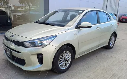 Kia Rio Sedan LX usado (2019) color Beige financiado en mensualidades(enganche $45,000 mensualidades desde $6,075)
