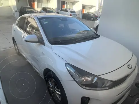 Kia Rio Sedan LX Aut usado (2019) color Blanco precio $219,900