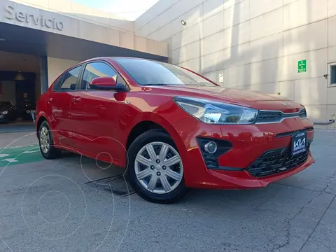 Kia Rio Sedan L  Aut usado (2022) color Rojo precio $235,000