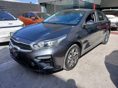 Kia Rio Sedan LX usado (2021) color Gris financiado en mensualidades(enganche $64,038 mensualidades desde $4,897)