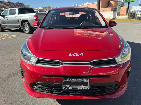 Kia Rio Sedan L  Aut usado (2022) color Rojo precio $230,000