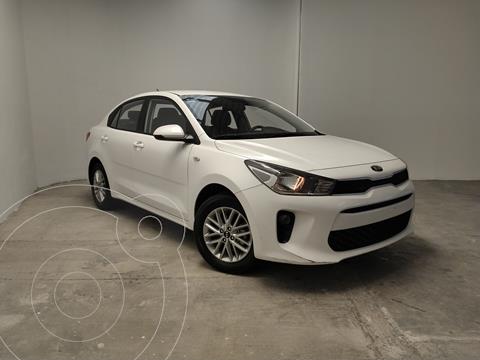 foto Kia Rio Sedán LX usado (2020) color Blanco precio $219,999