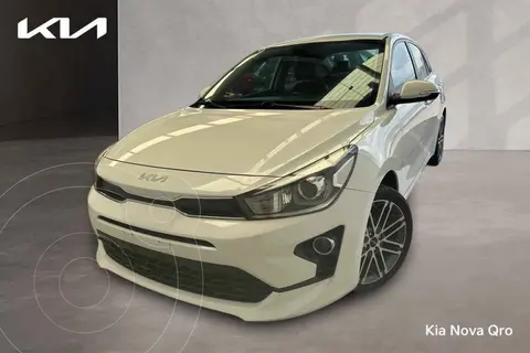 Kia Rio Sedan EX Aut usado (2022) color Blanco precio $265,000