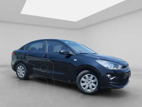 Kia Rio Sedan L  Aut usado (2023) color Negro precio $230,000