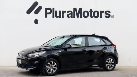 Kia Rio Sedan LX usado (2022) color Negro financiado en mensualidades(enganche $59,180 mensualidades desde $5,042)