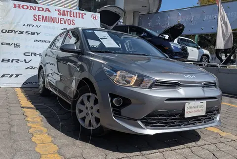 Kia Rio Sedan L  Aut usado (2022) color Gris precio $232,000