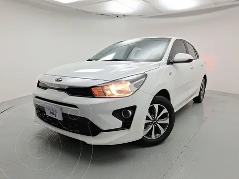 Kia Rio Sedan LX Aut usado (2021) color Blanco precio $237,000