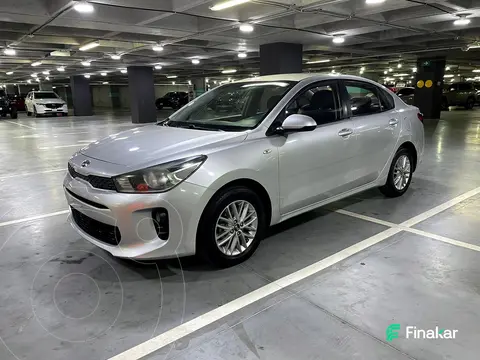Kia Rio Sedan LX Aut usado (2018) color plateado precio $175,000