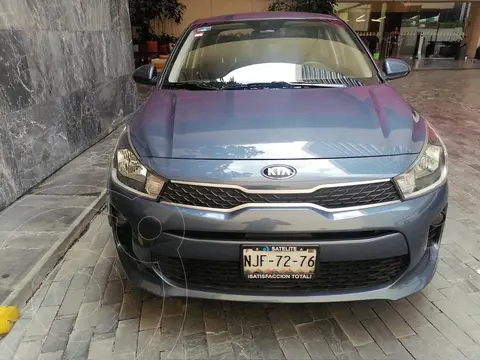 foto Kia Rio Sedán LX usado (2019) color Azul precio $200,000