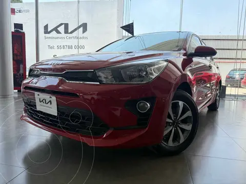 Kia Rio Sedan LX Aut usado (2022) color Rojo financiado en mensualidades(enganche $72,562 mensualidades desde $6,445)