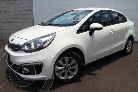 foto Kia Rio Sedán EX usado (2017) color Blanco precio $203,000