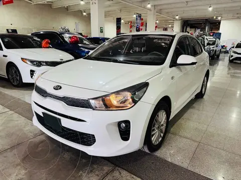 Kia Rio Sedan LX usado (2020) color Blanco precio $230,000