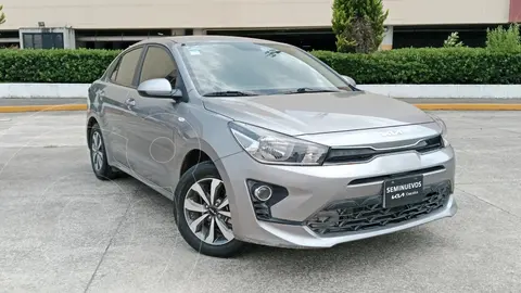Kia Rio Sedan LX usado (2023) color Gris precio $289,800