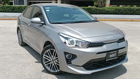 Kia Rio Sedan EX Aut usado (2023) color Gris precio $299,800
