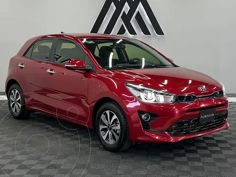 Kia Rio Sedan EX Aut usado (2021) color Rojo precio $269,999