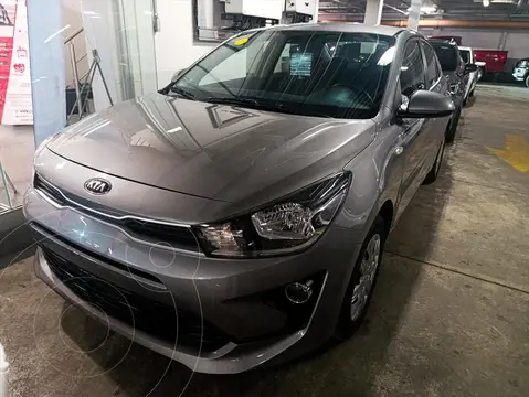 Kia Rio Sedan LX usado (2021) color Gris precio $298,000