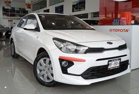 Kia Rio Sedan L Aut usado (2021) color Blanco precio $235,000