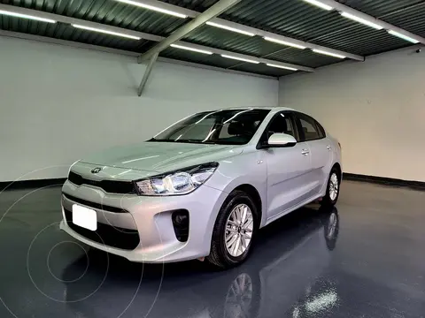 Kia Rio Sedan LX Aut usado (2020) color Plata precio $265,000