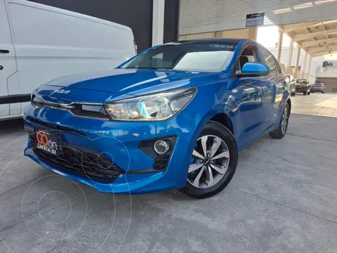 Kia Rio Sedan LX Aut usado (2022) color Azul financiado en mensualidades(enganche $72,212 mensualidades desde $5,522)