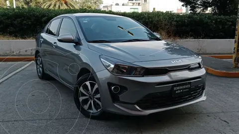 Kia Rio Sedan LX Aut usado (2022) color Gris financiado en mensualidades(enganche $61,514 mensualidades desde $7,078)