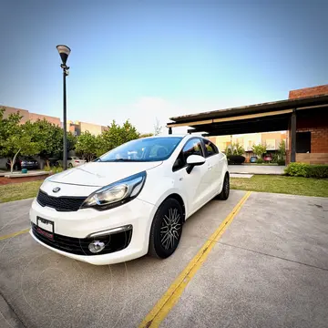 Kia Rio Sedan LX usado (2017) color Blanco precio $179,000